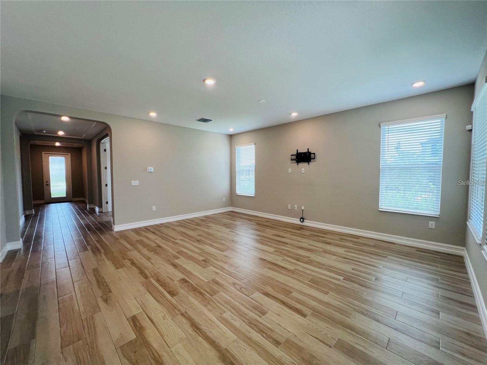ESTANCIA CORTONA - Residential Lease