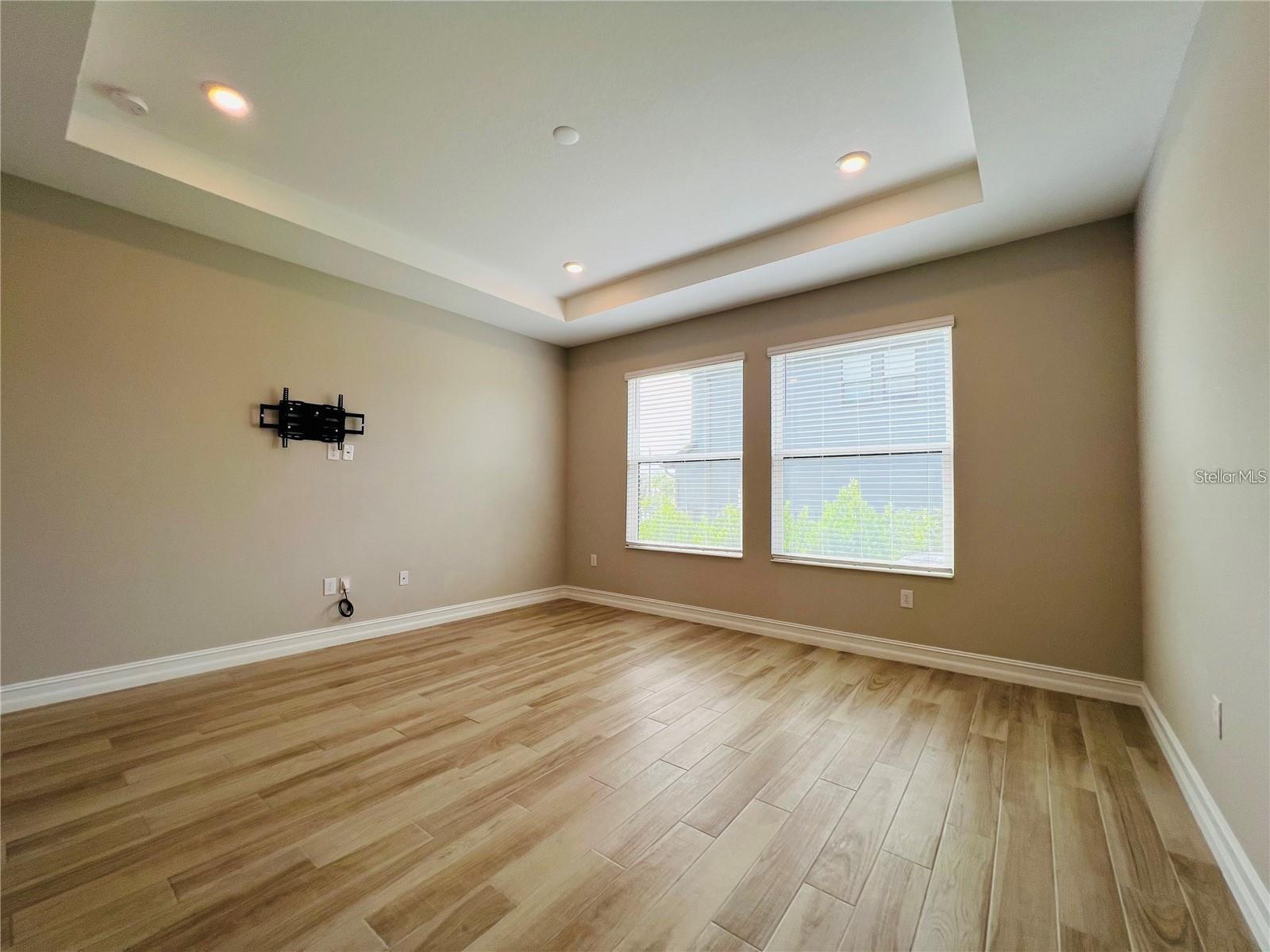 ESTANCIA CORTONA - Residential Lease