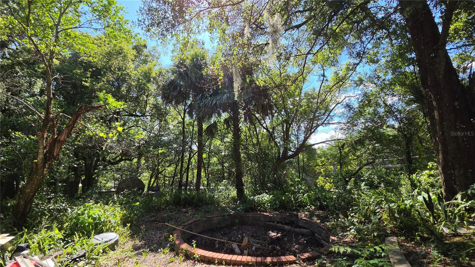 ROGERS DELAND - Commercial Sale
