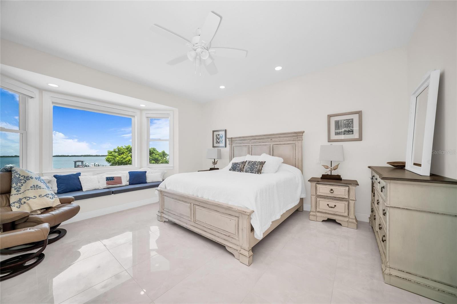 SHAW'S POINT - Residential