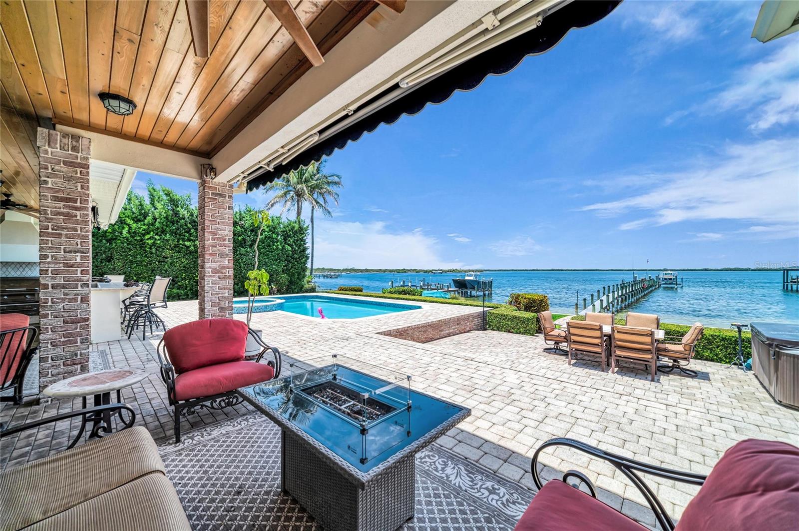 SHAW'S POINT - Residential
