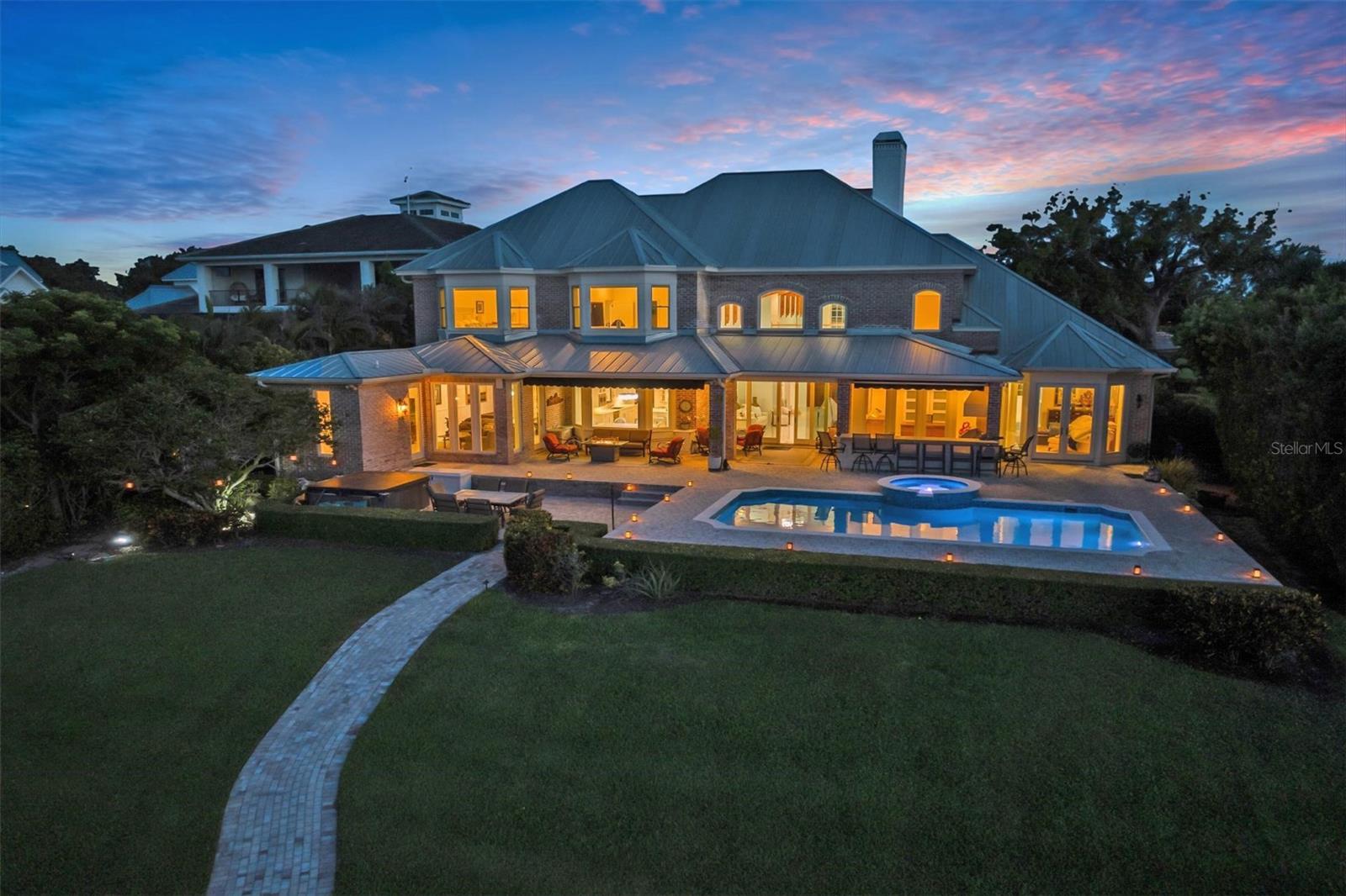 SHAW'S POINT - Residential
