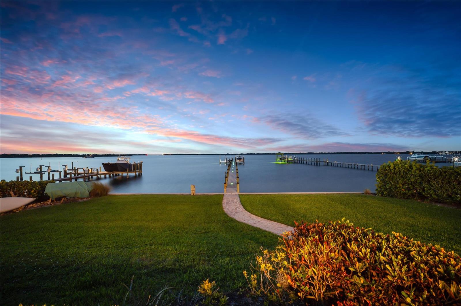SHAW'S POINT - Residential