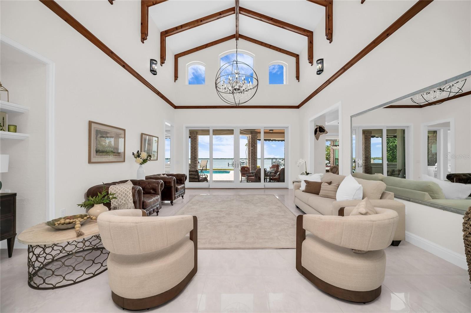 SHAW'S POINT - Residential
