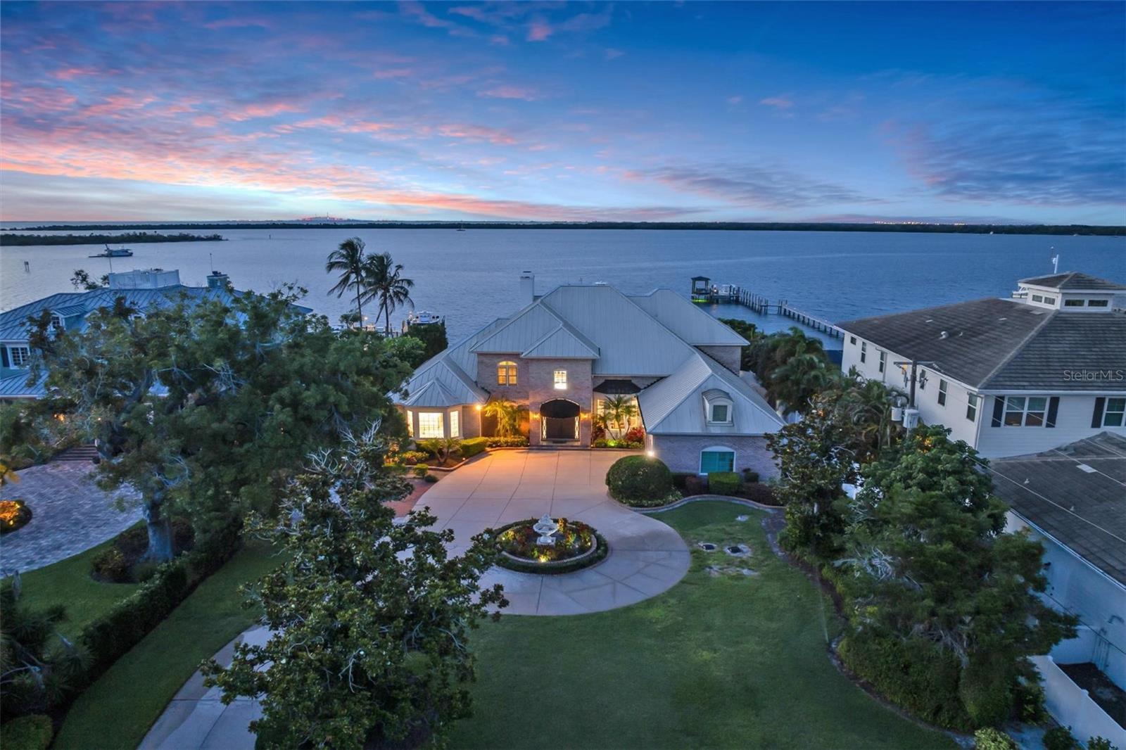 SHAW'S POINT - Residential