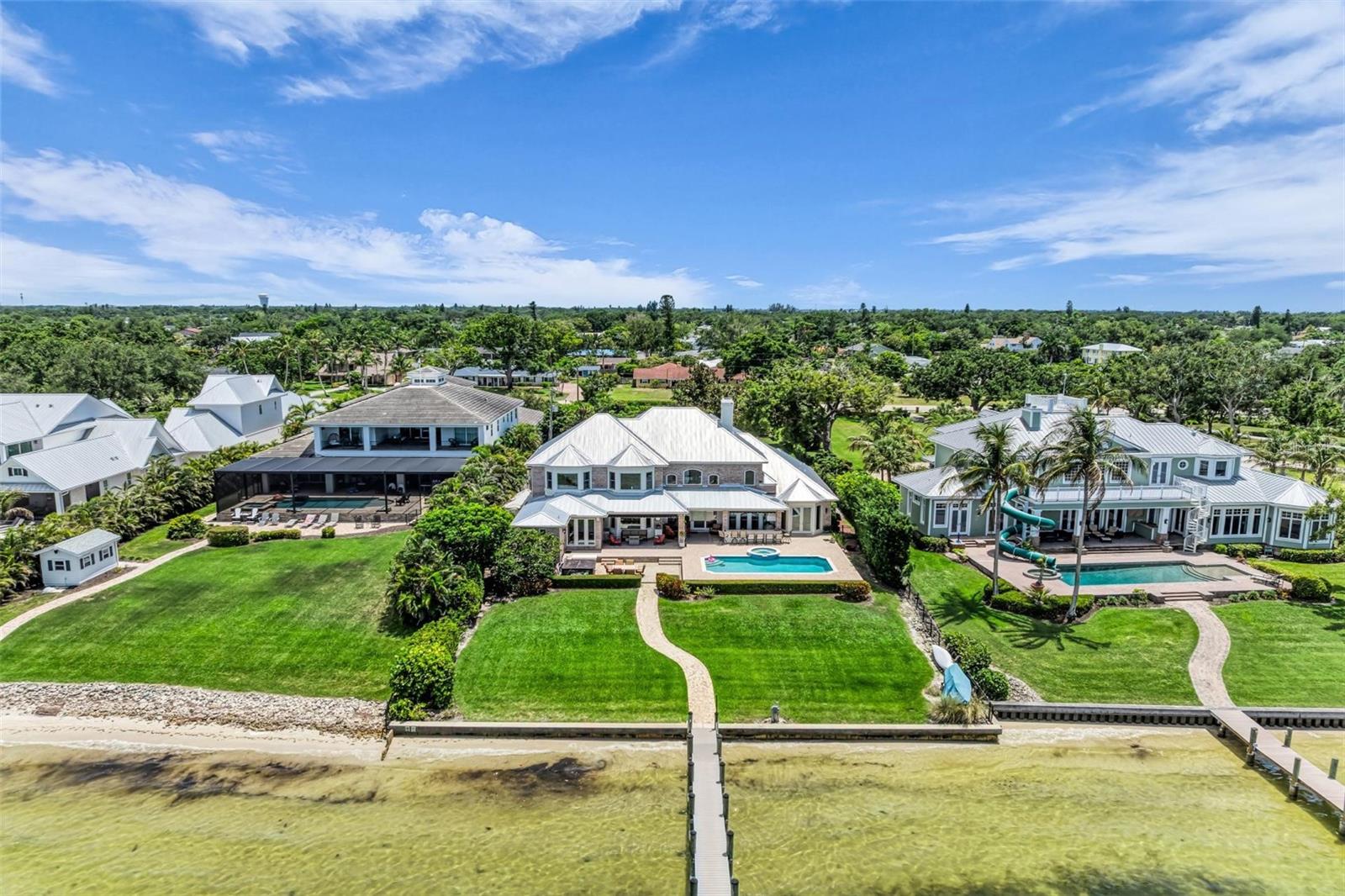 SHAW'S POINT - Residential