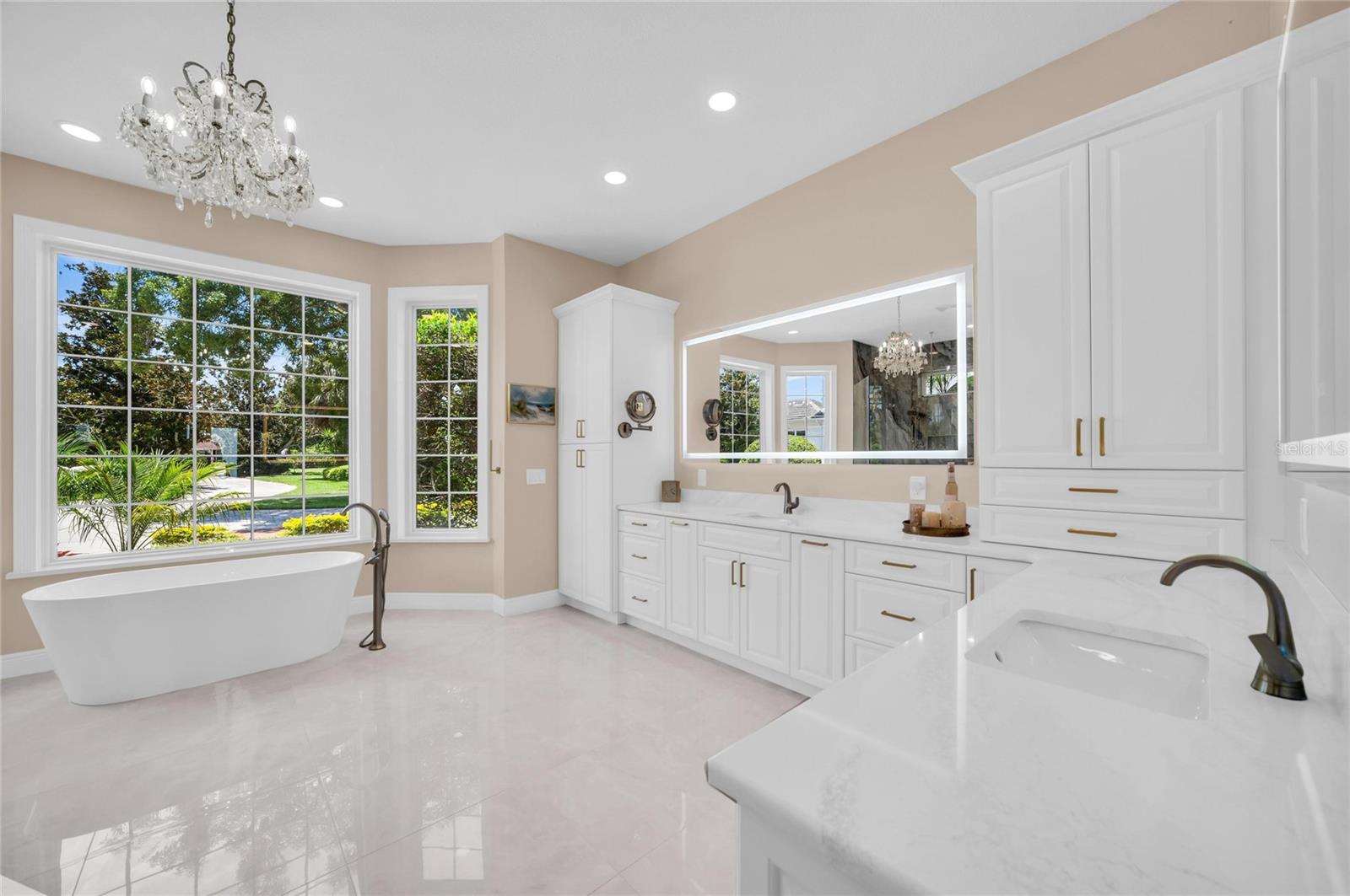 SHAW'S POINT - Residential