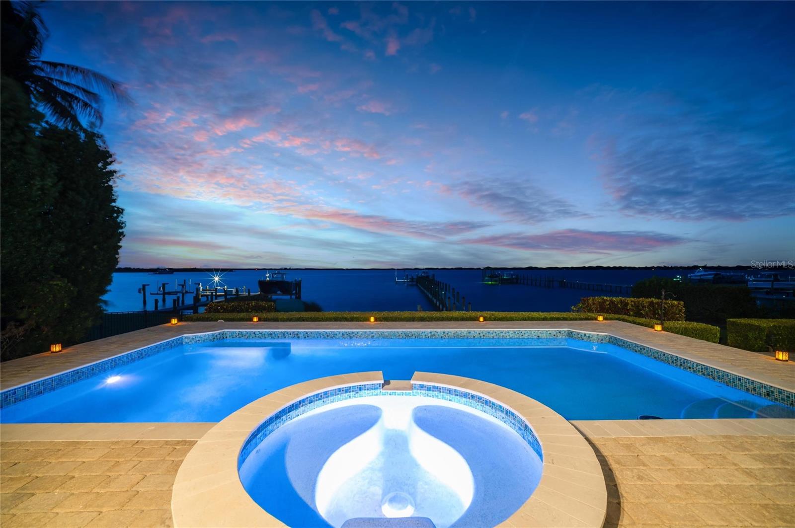 SHAW'S POINT - Residential