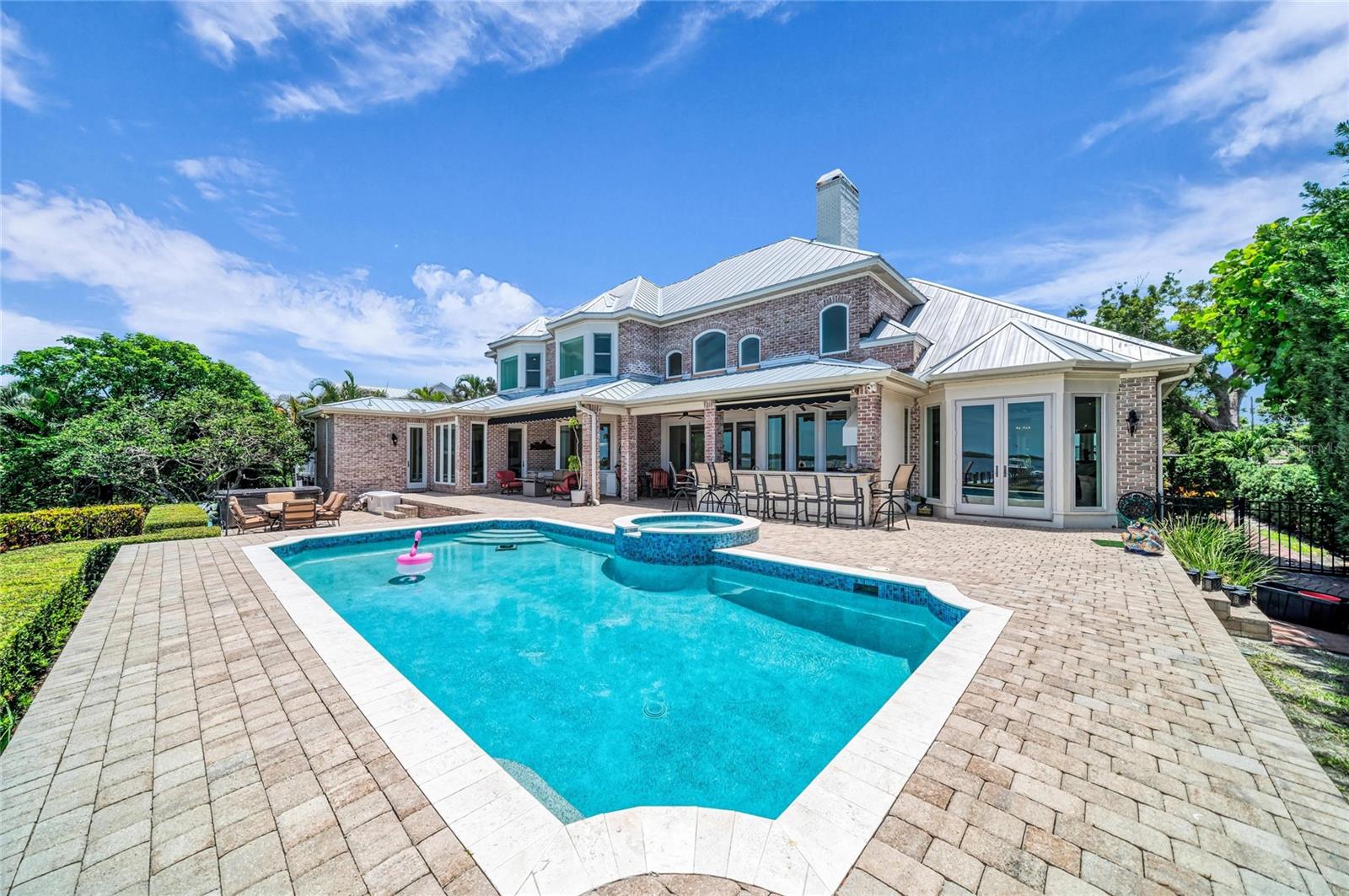 SHAW'S POINT - Residential