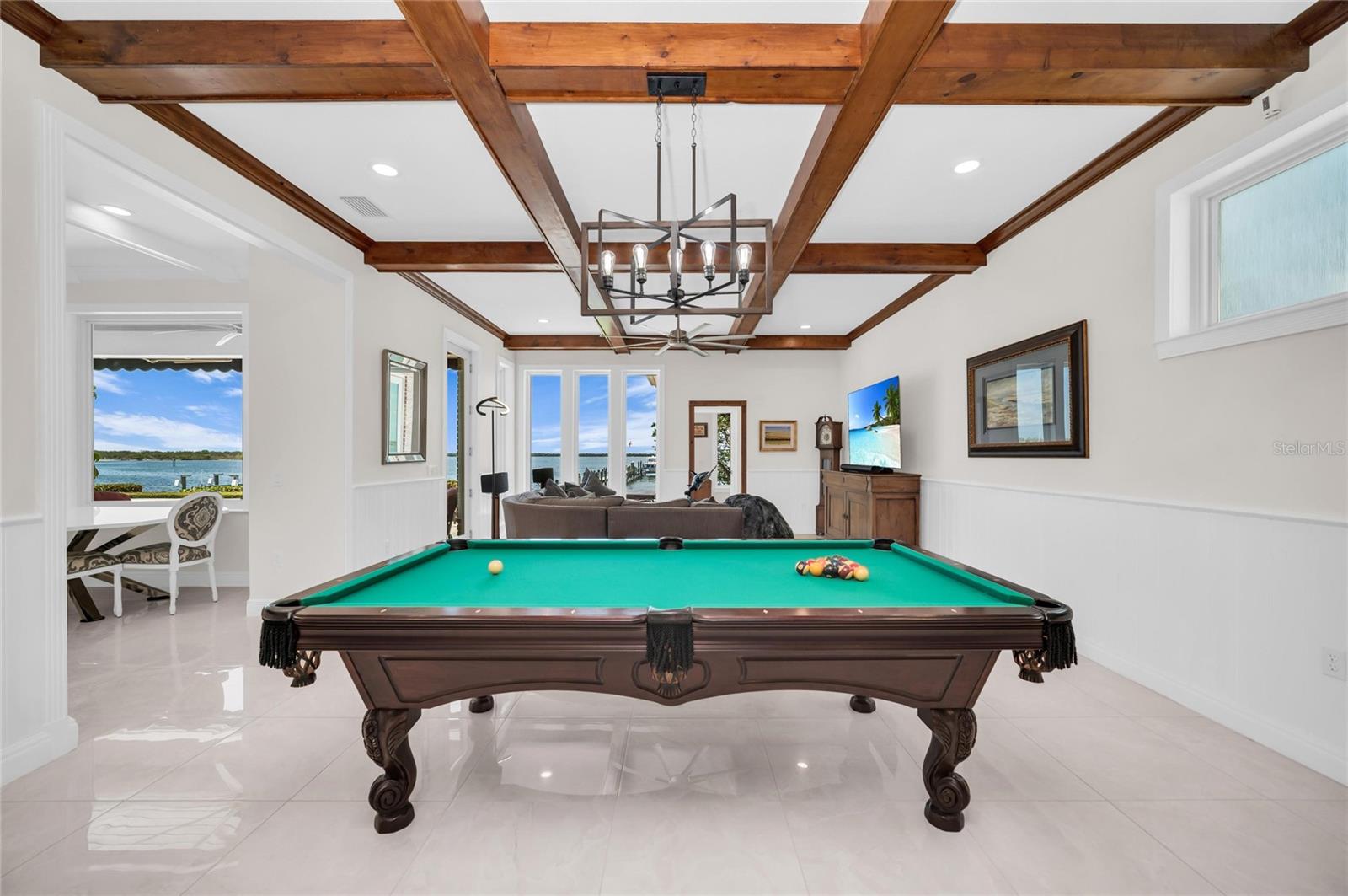 SHAW'S POINT - Residential