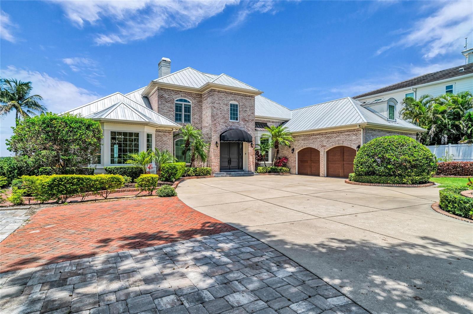 SHAW'S POINT - Residential