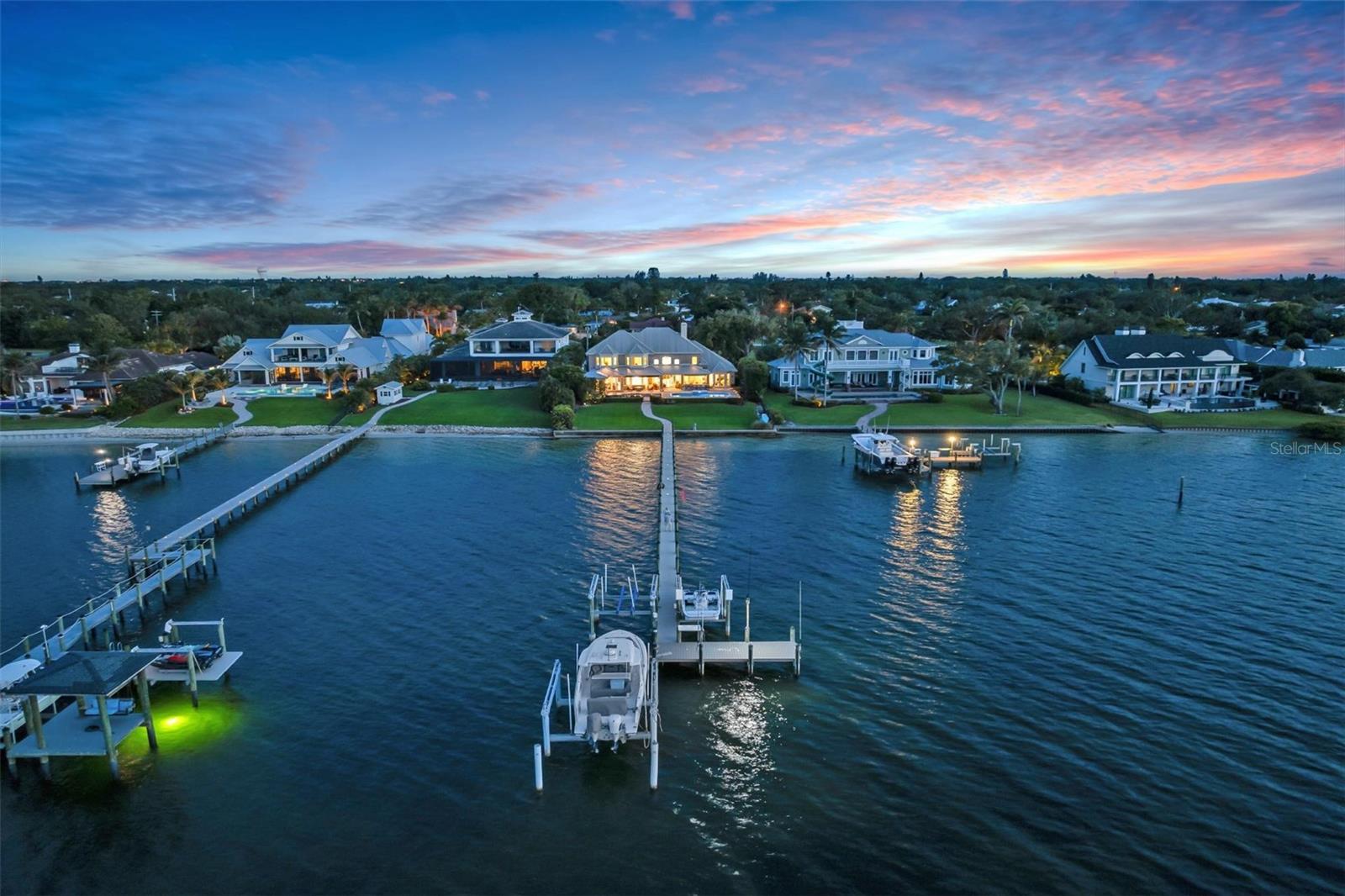 SHAW'S POINT - Residential