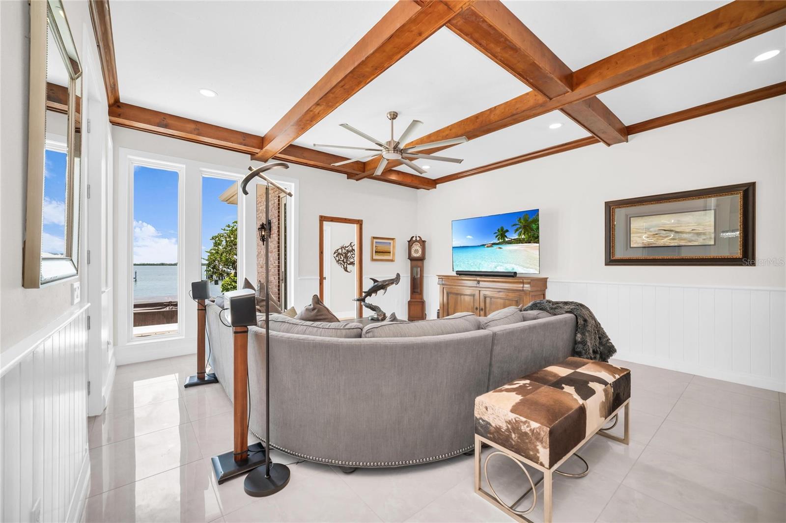 SHAW'S POINT - Residential