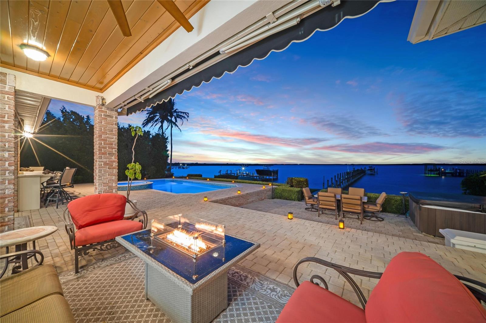 SHAW'S POINT - Residential