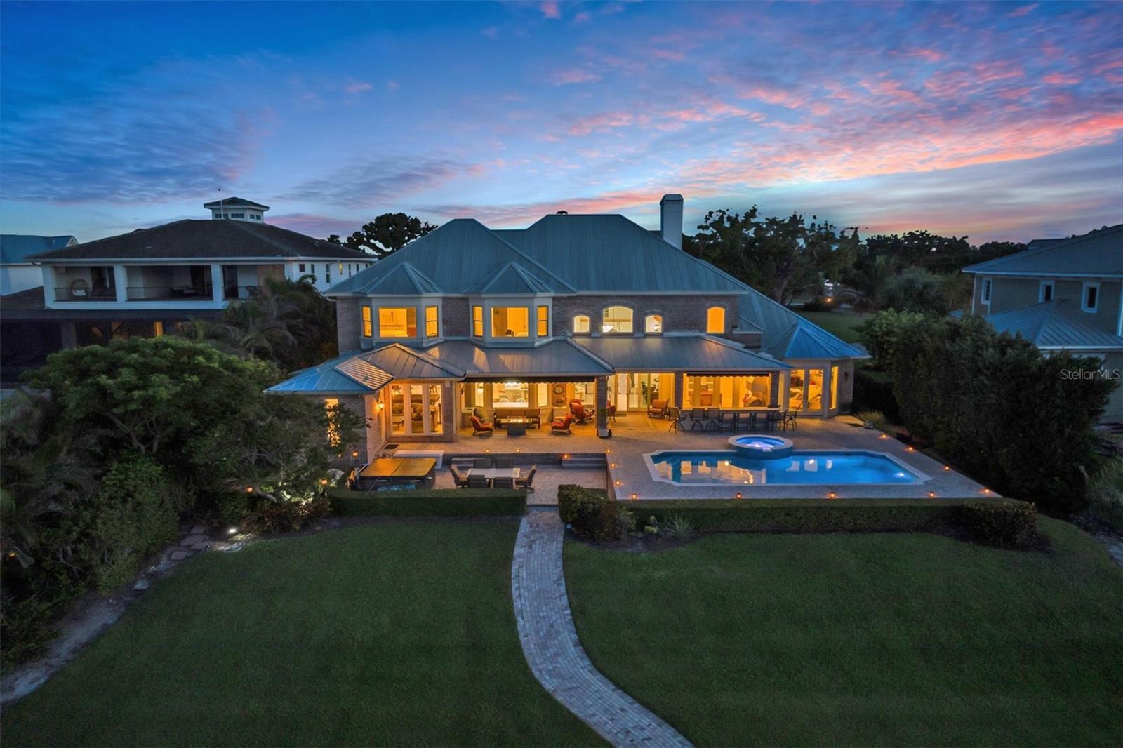 SHAW'S POINT - Residential