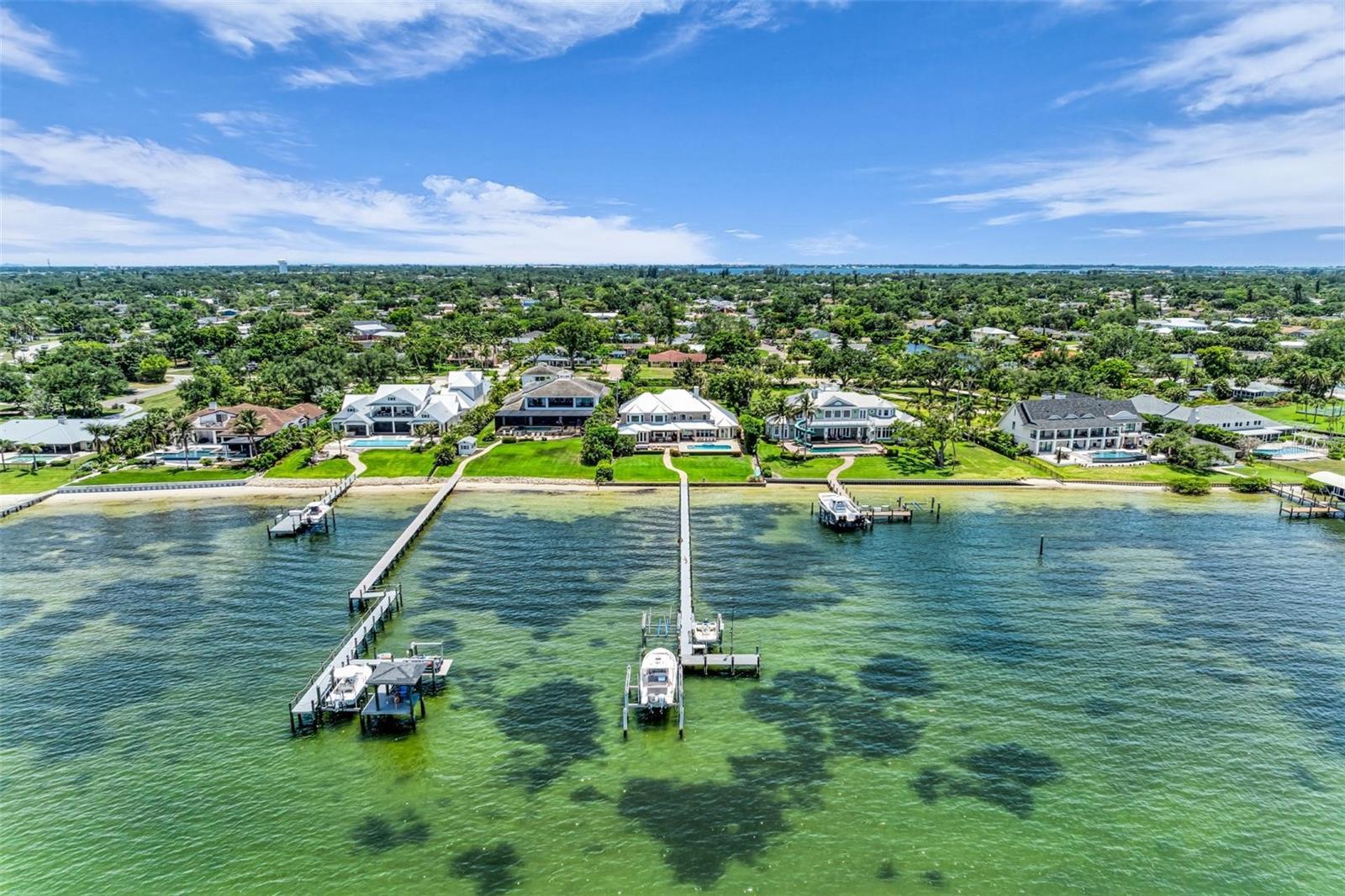 SHAW'S POINT - Residential