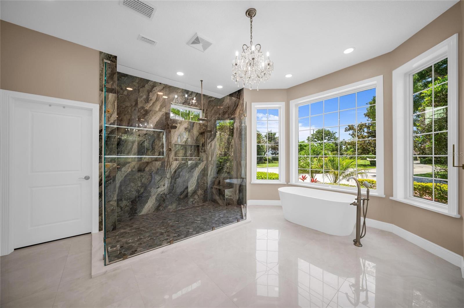 SHAW'S POINT - Residential