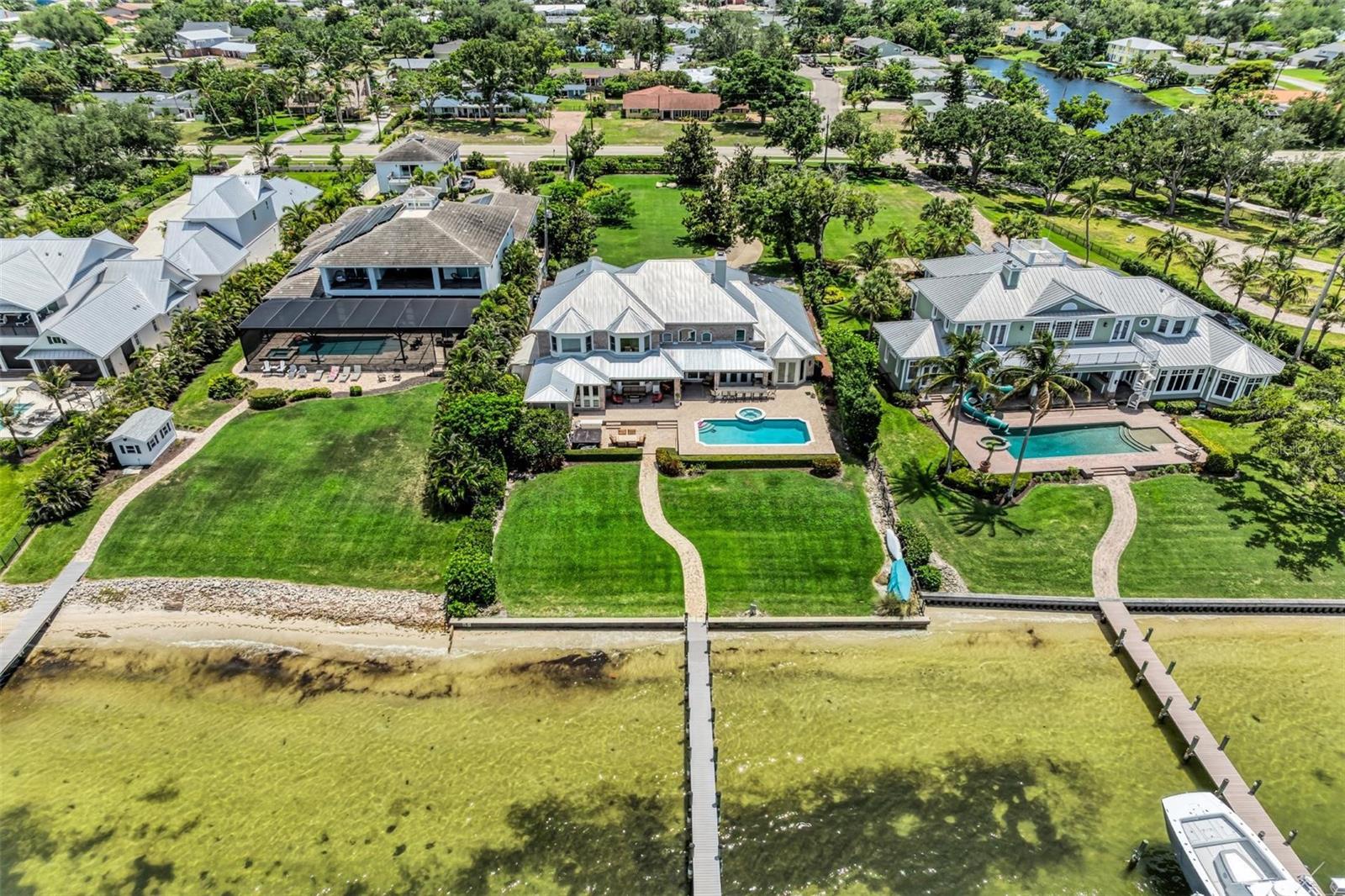SHAW'S POINT - Residential