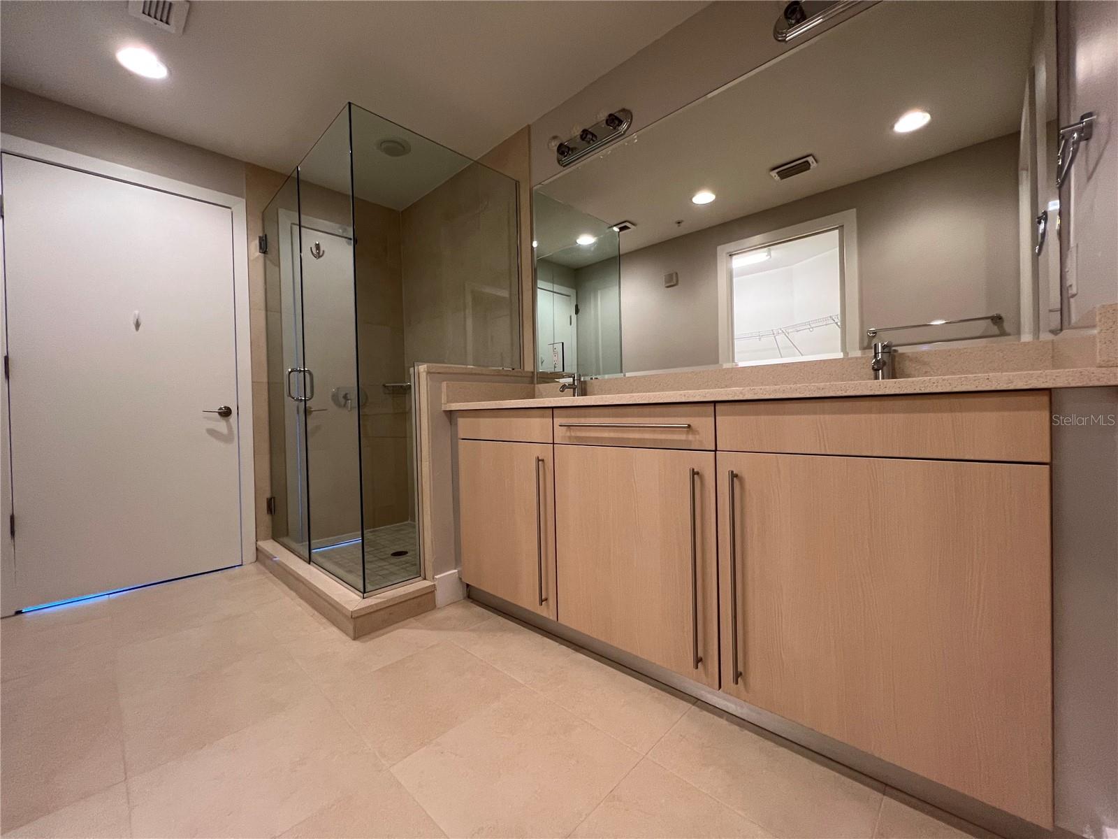 STAR TOWER CONDO - Residential Lease