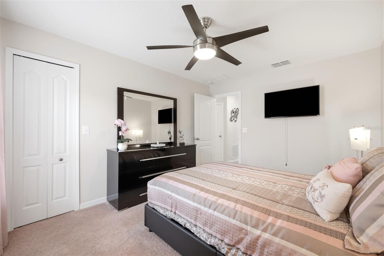 BRIAR OAKS VILLAGE 01 - Residential
