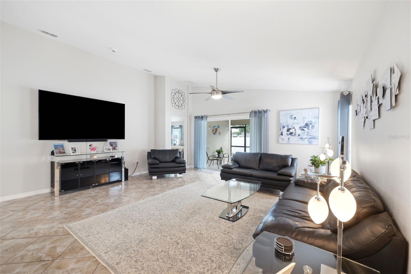 BRIAR OAKS VILLAGE 01 - Residential