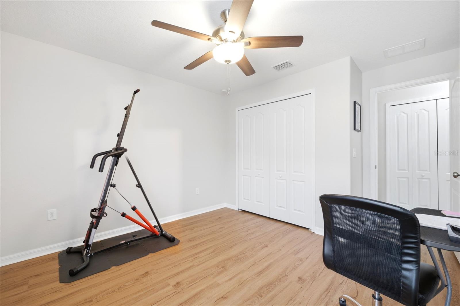 BRIAR OAKS VILLAGE 01 - Residential