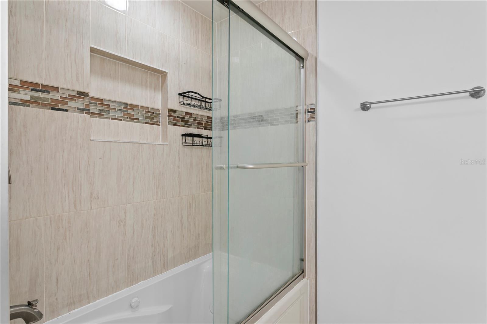 RAINTREE TERRACE SUB W - Residential