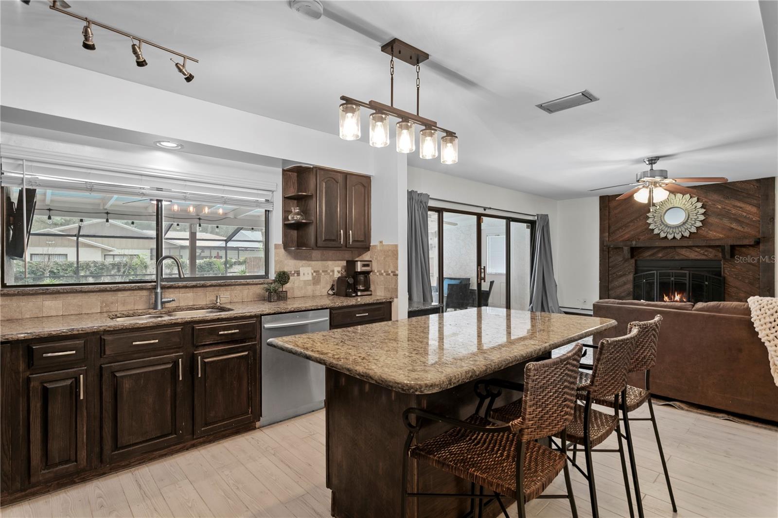 RAINTREE TERRACE SUB W - Residential