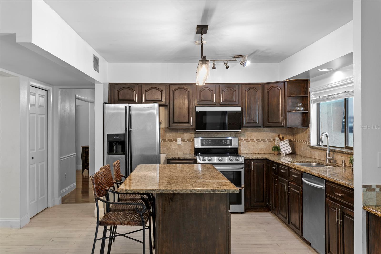 RAINTREE TERRACE SUB W - Residential