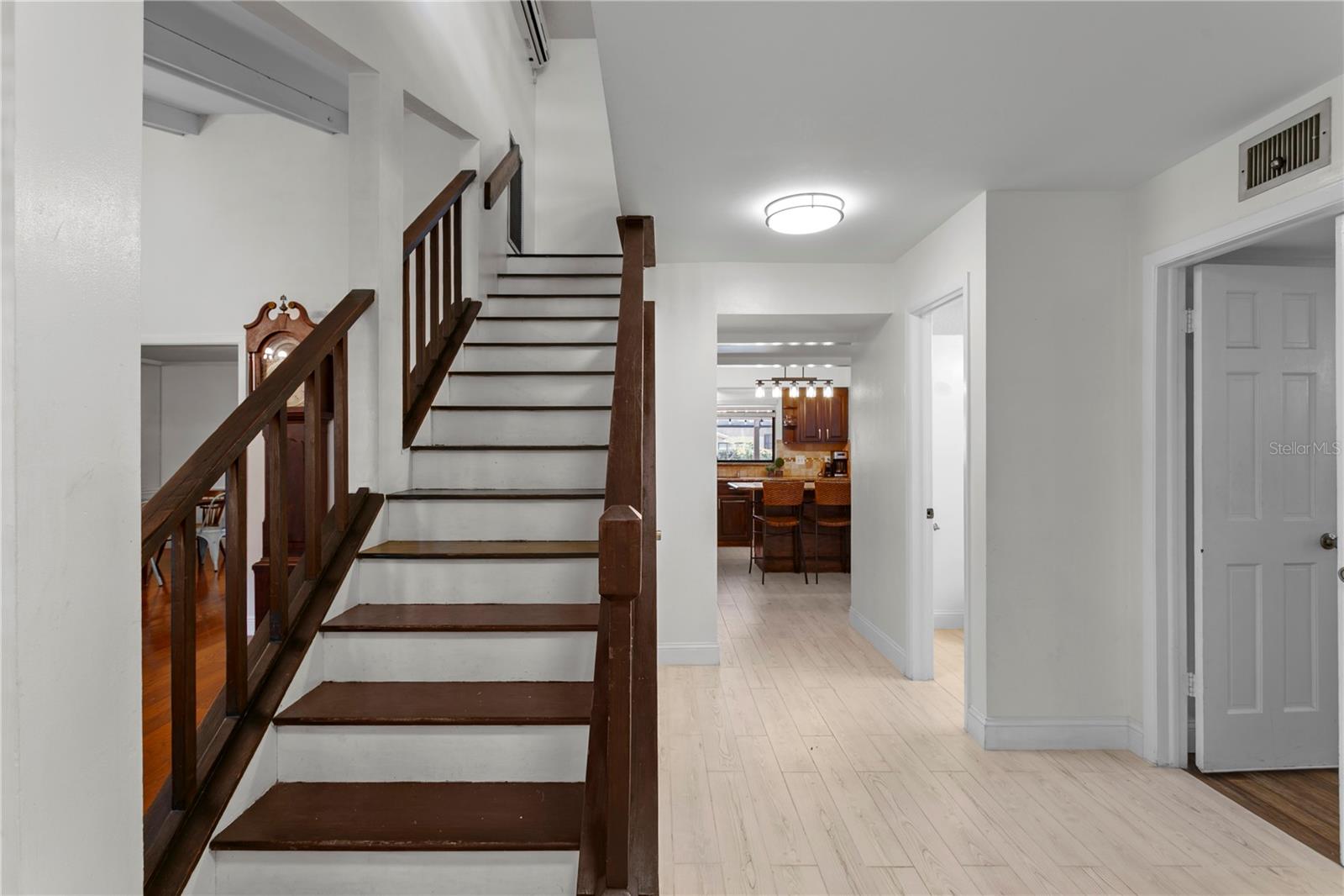 RAINTREE TERRACE SUB W - Residential