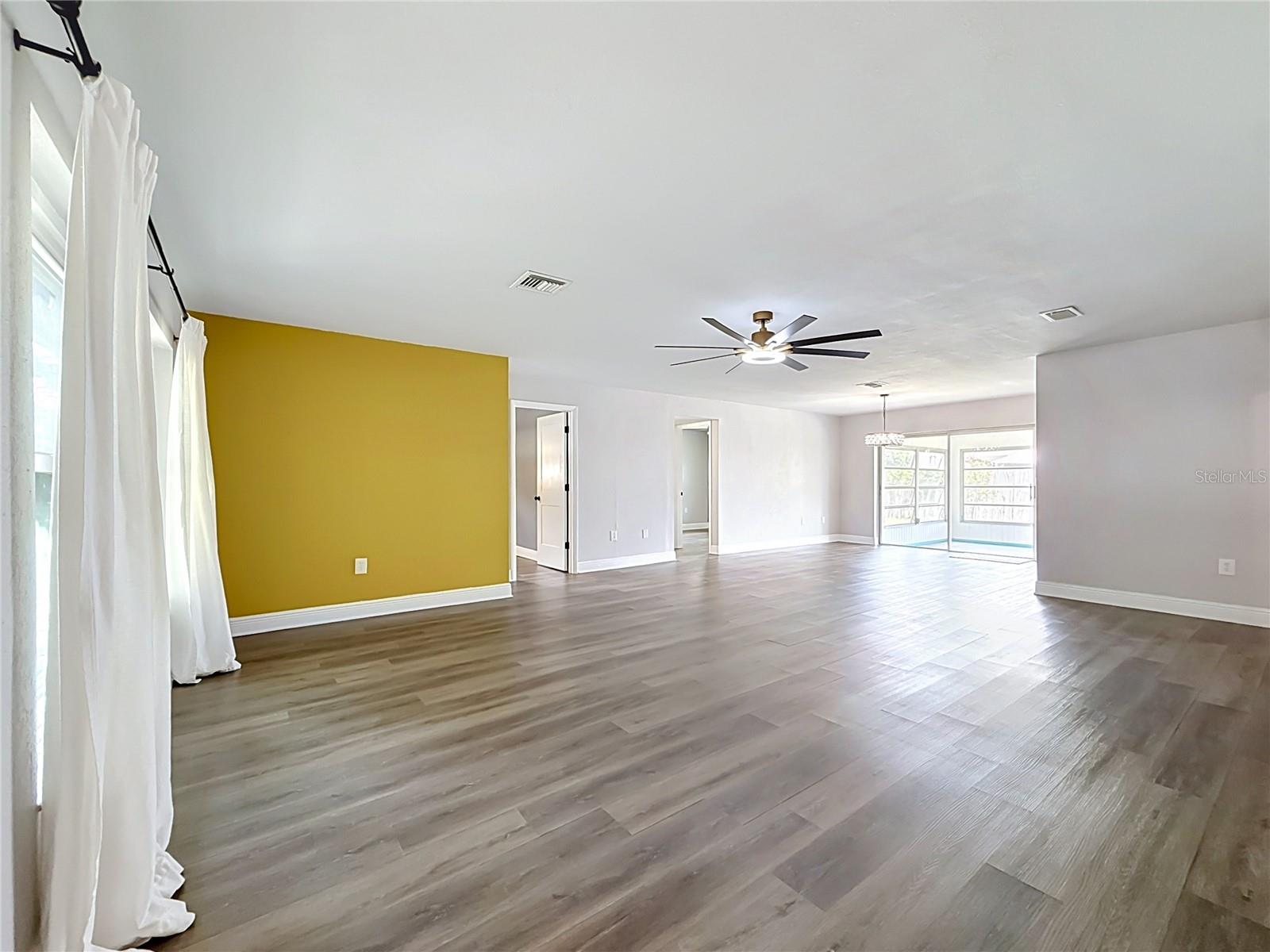 RAVENWOOD MANOR - Residential