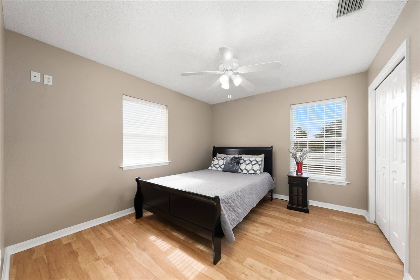 KNOLLWOOD PARK - Residential