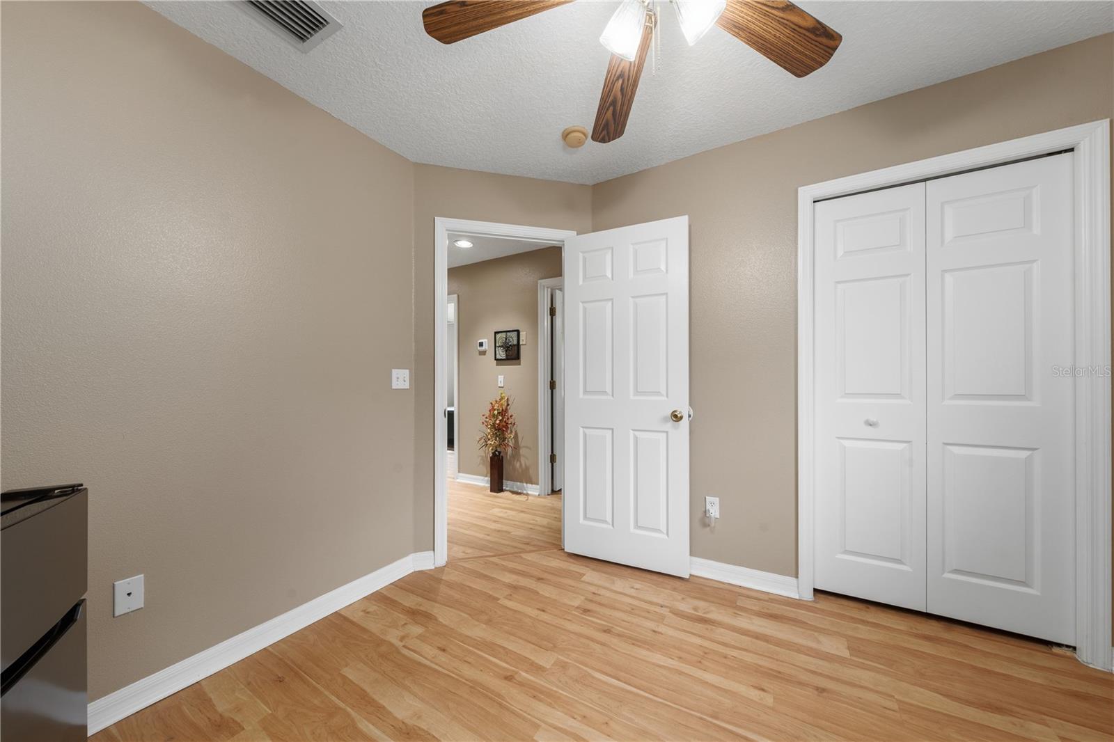 KNOLLWOOD PARK - Residential
