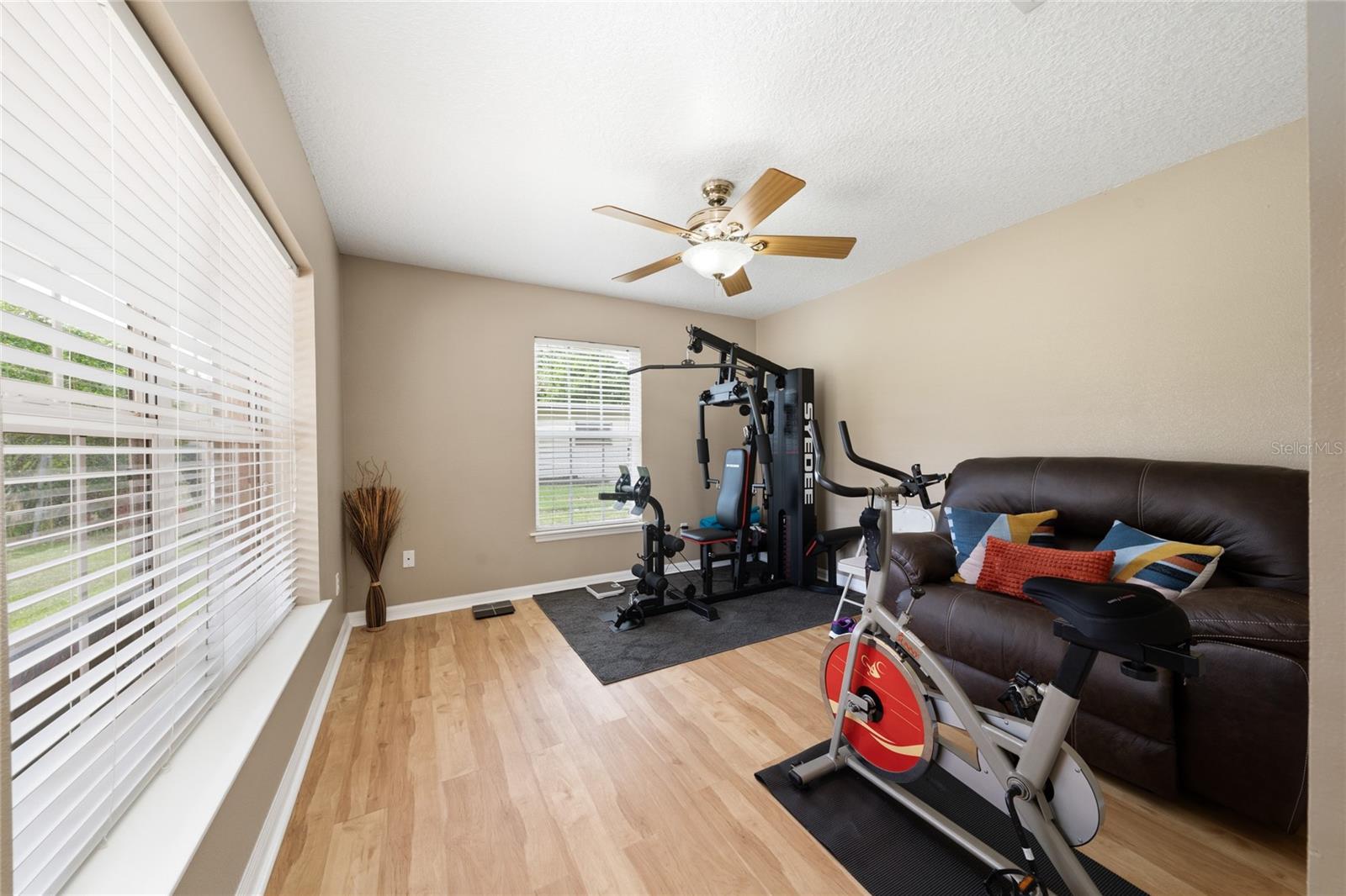 KNOLLWOOD PARK - Residential