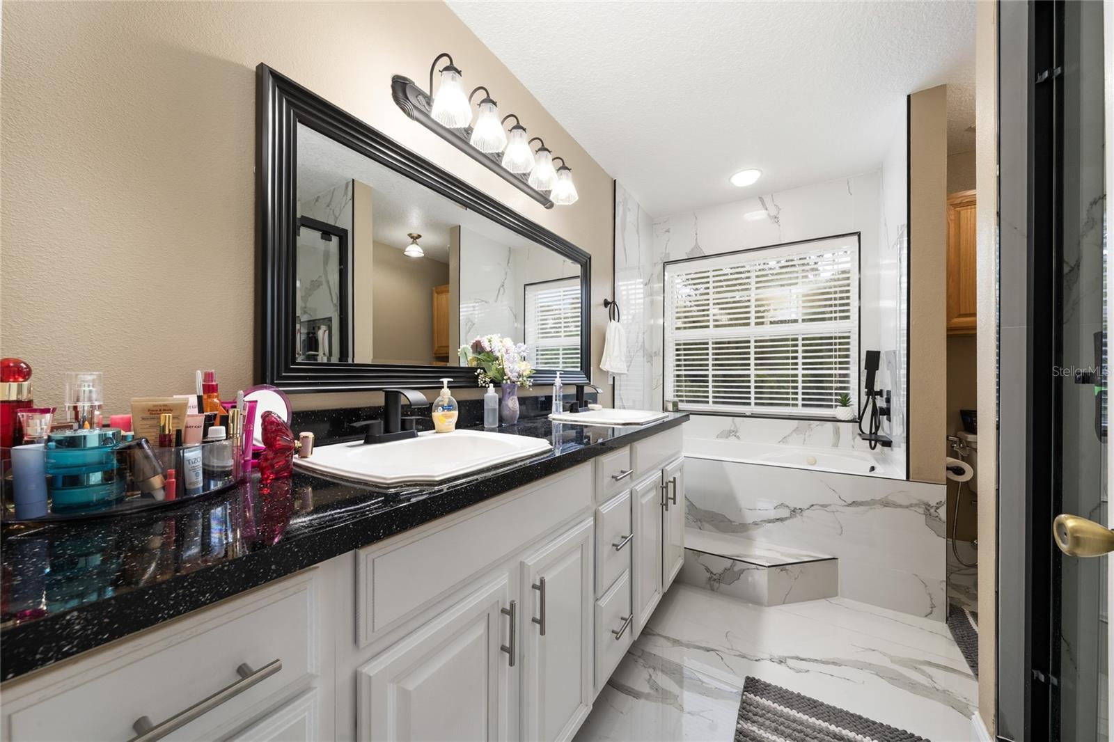 KNOLLWOOD PARK - Residential