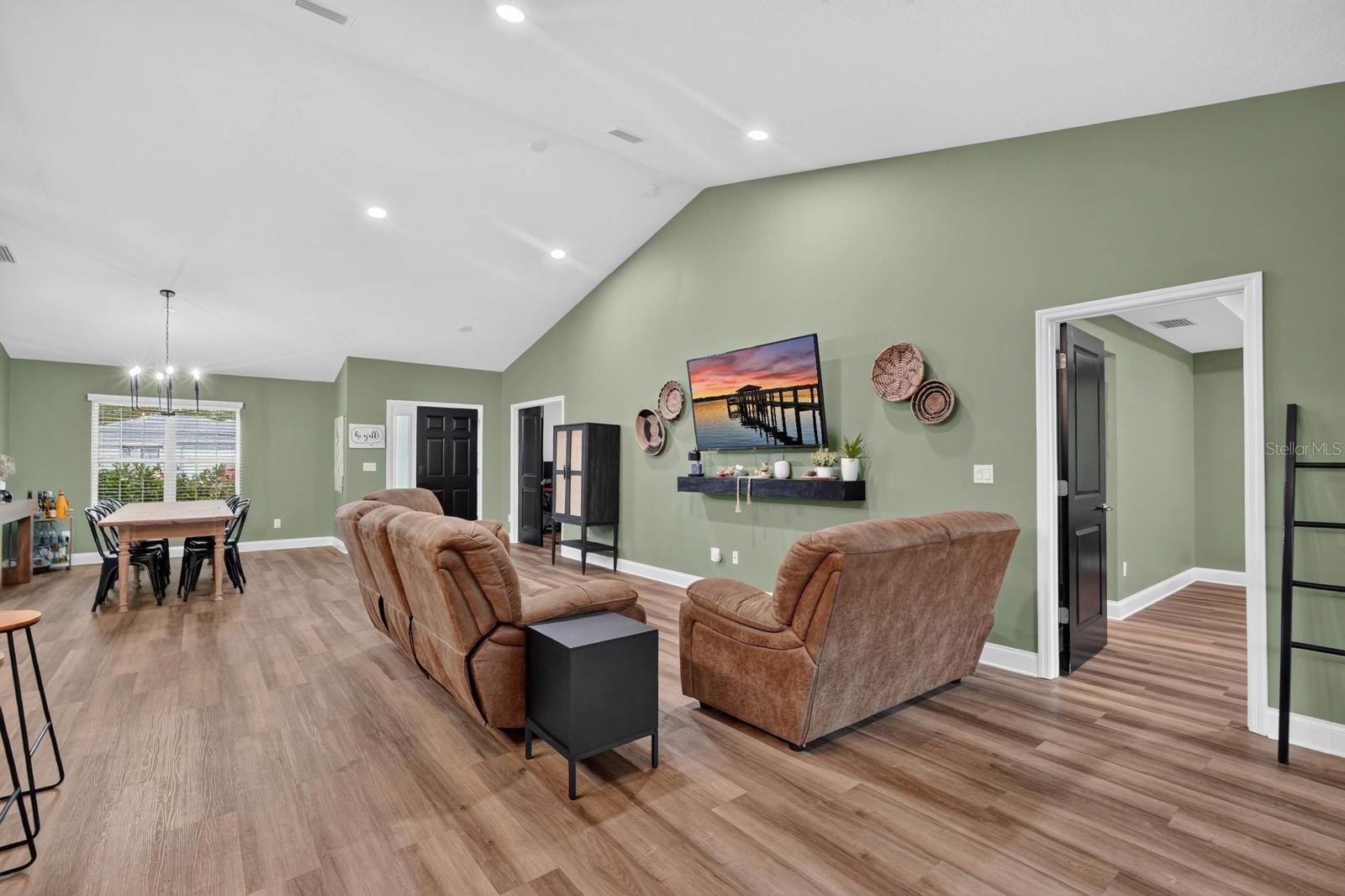 04 FAIRWAYS - Residential
