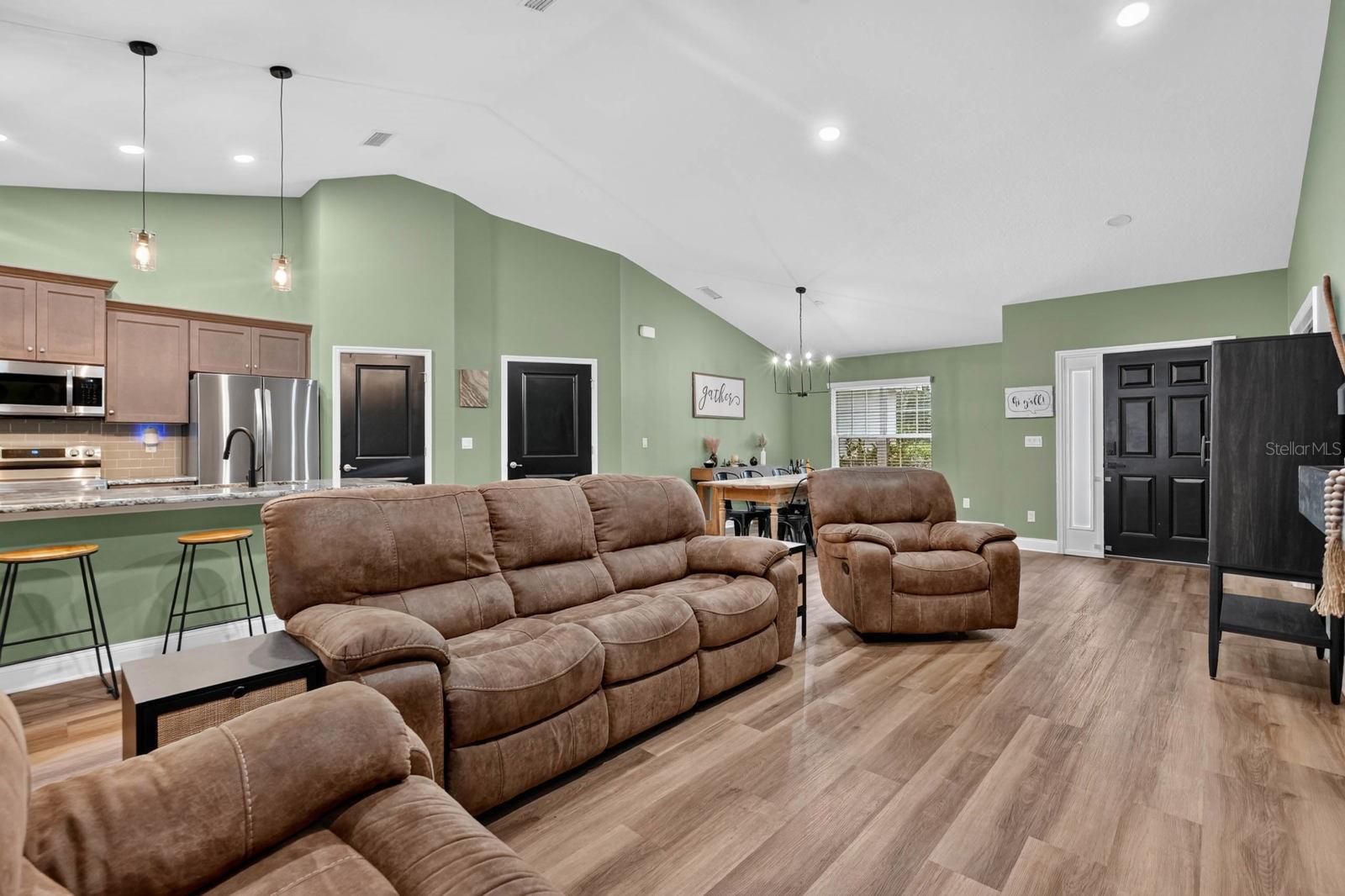 04 FAIRWAYS - Residential