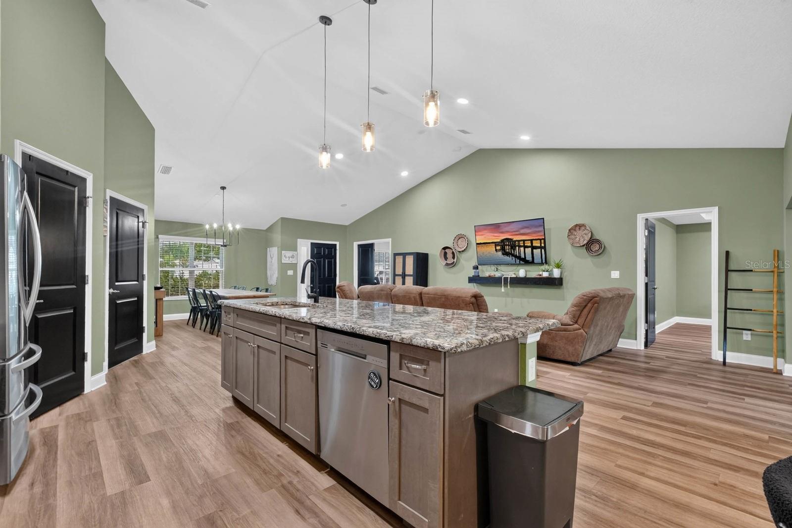 04 FAIRWAYS - Residential