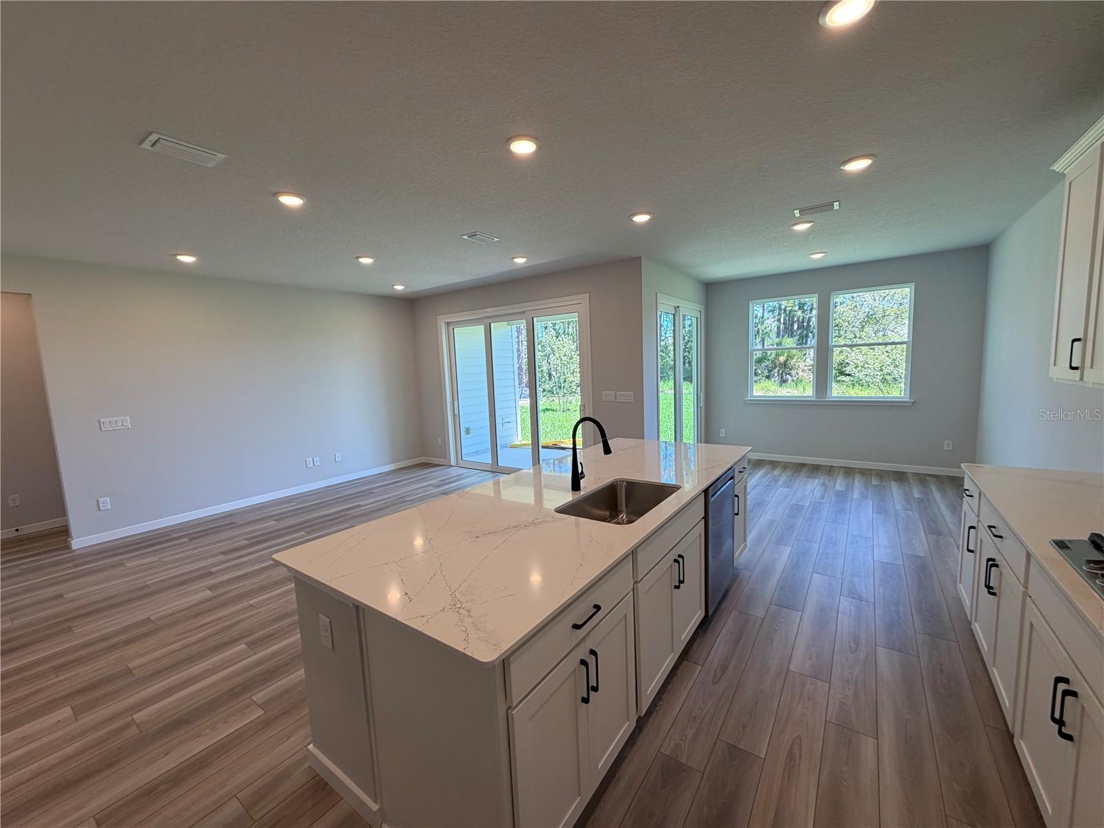RESERVE EAST - Residential