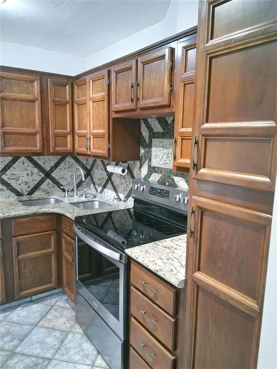 SPINNAKER COVE CONDO PHA - Residential