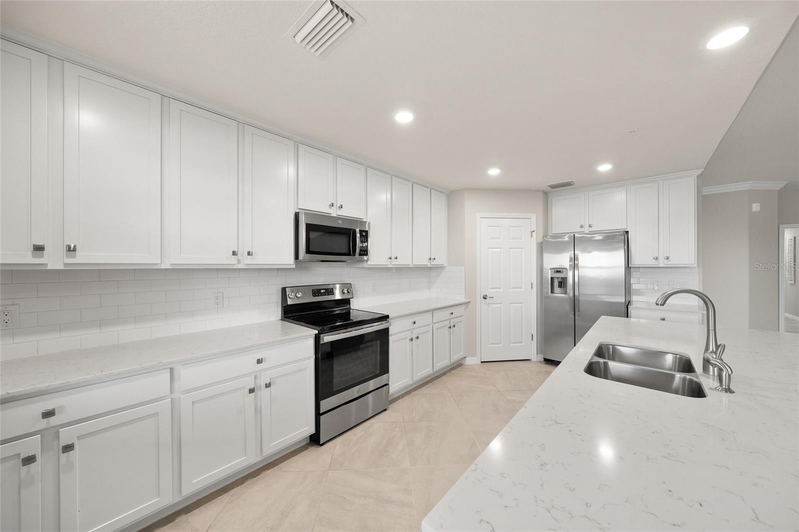 SARASOTA NATIONAL - Residential