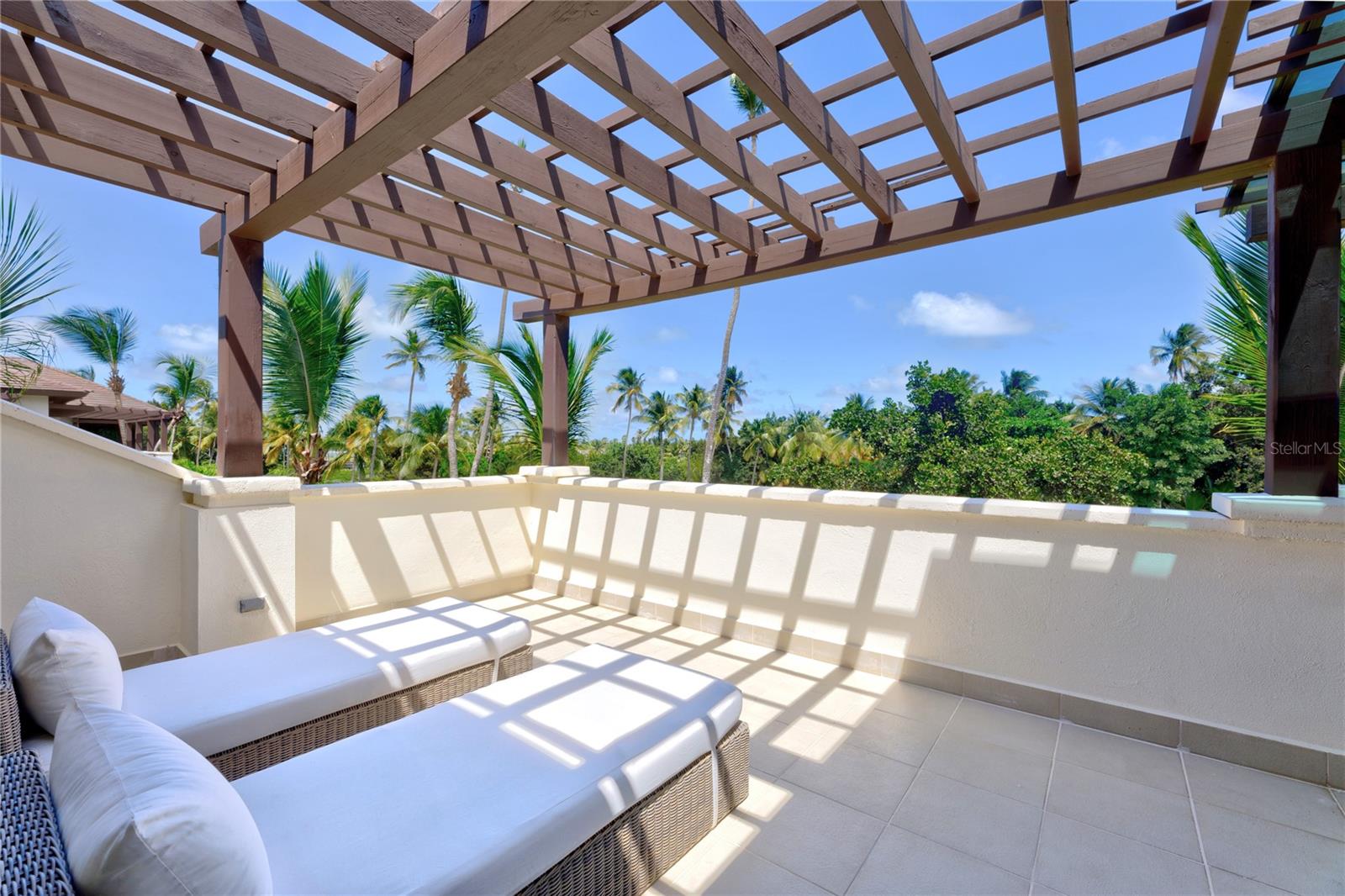 BAHIA BEACH - Residential
