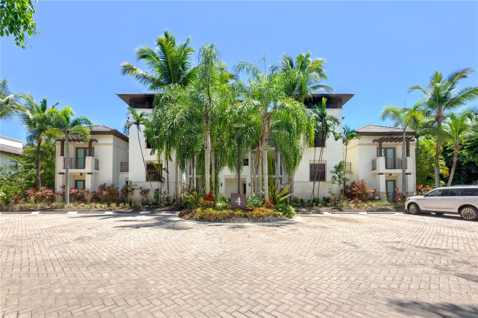 BAHIA BEACH - Residential