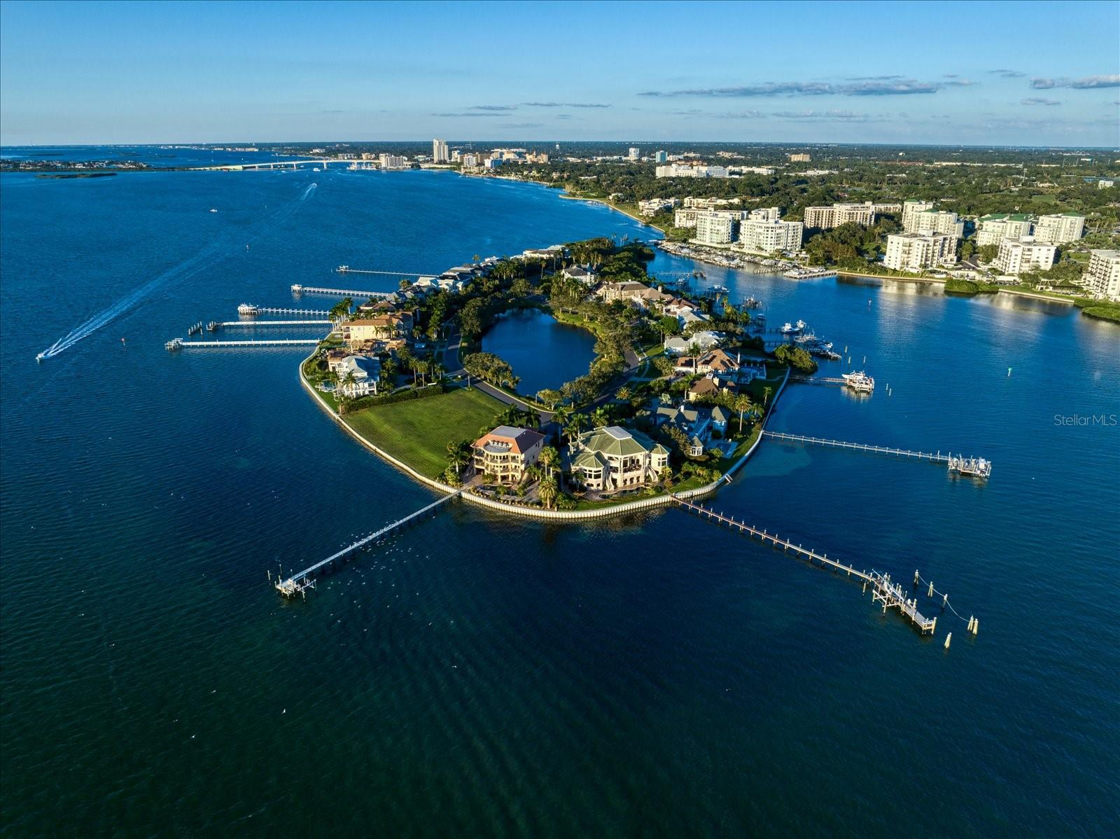 BELLEVIEW ISLAND - Land