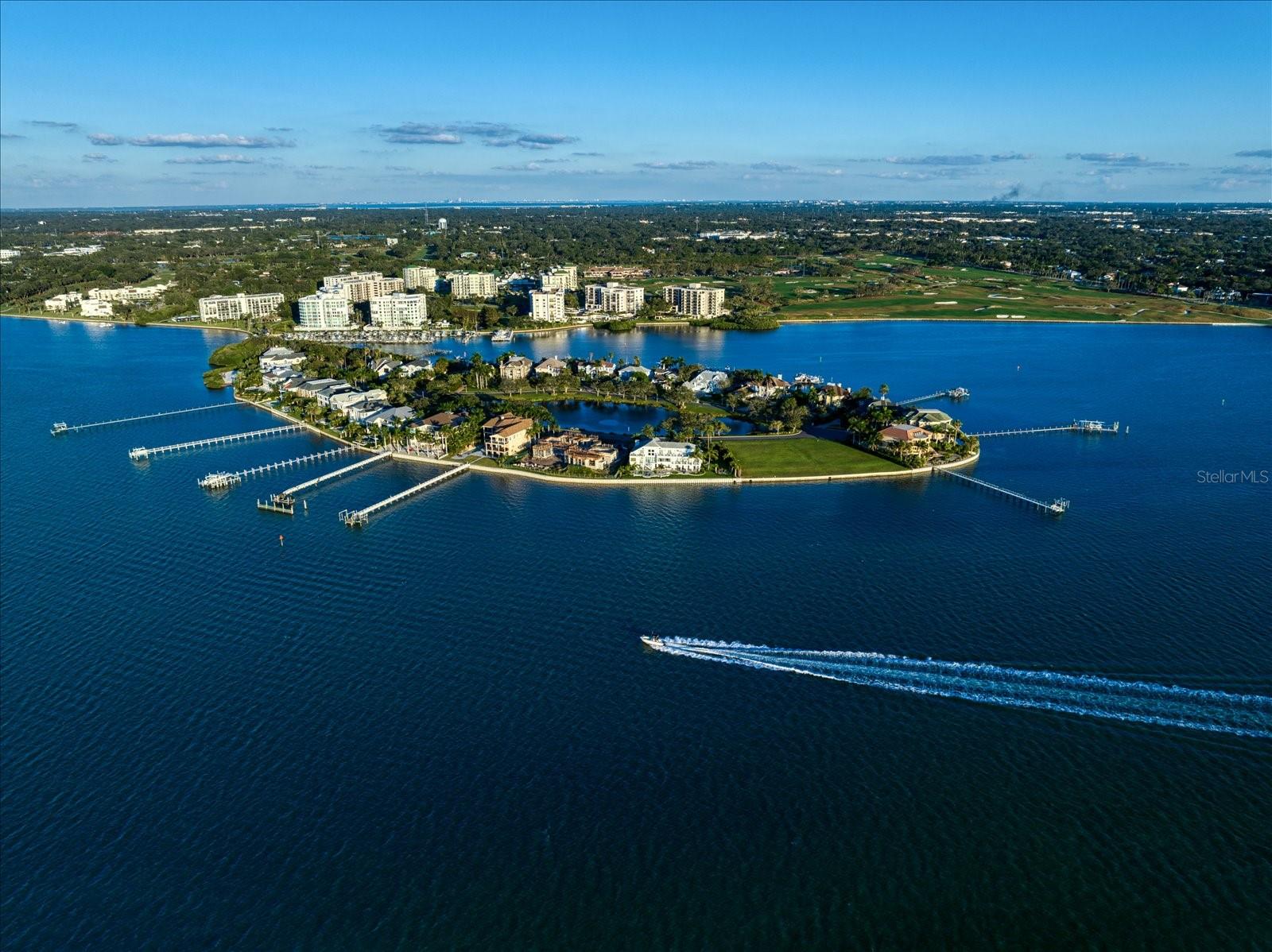 BELLEVIEW ISLAND - Land