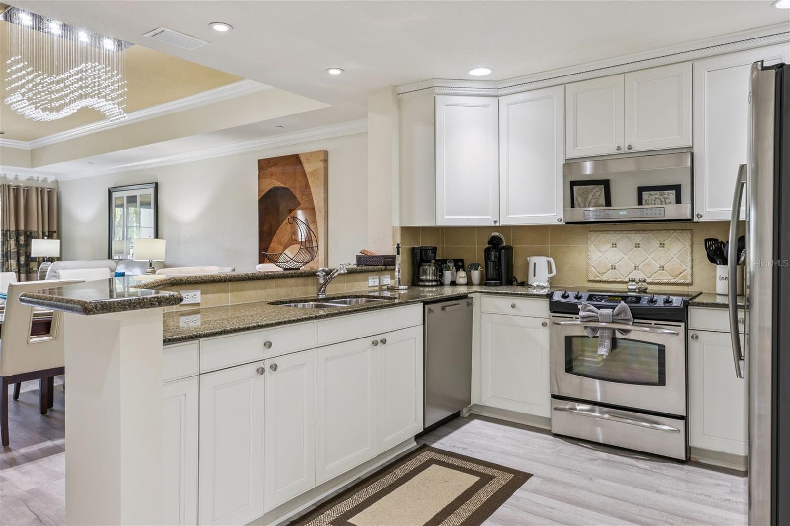 VILLAS AT REUNION SQUARE P9 CONDO - Residential