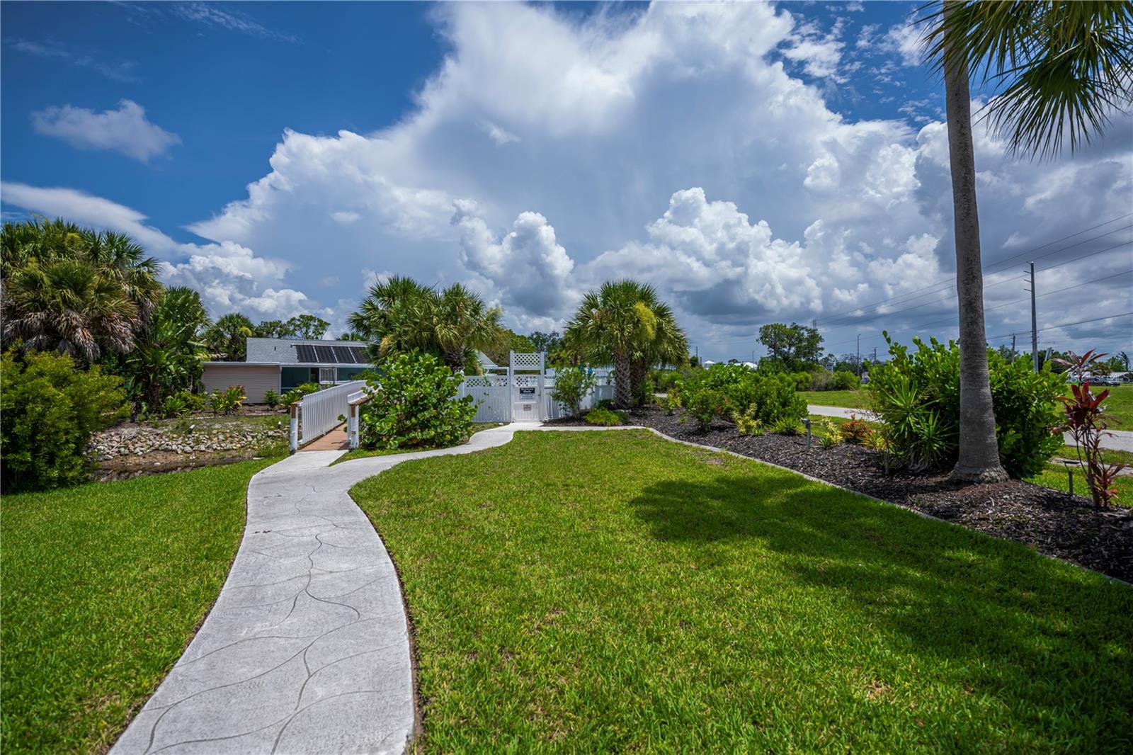 WATERWAYS PH 01 - Residential