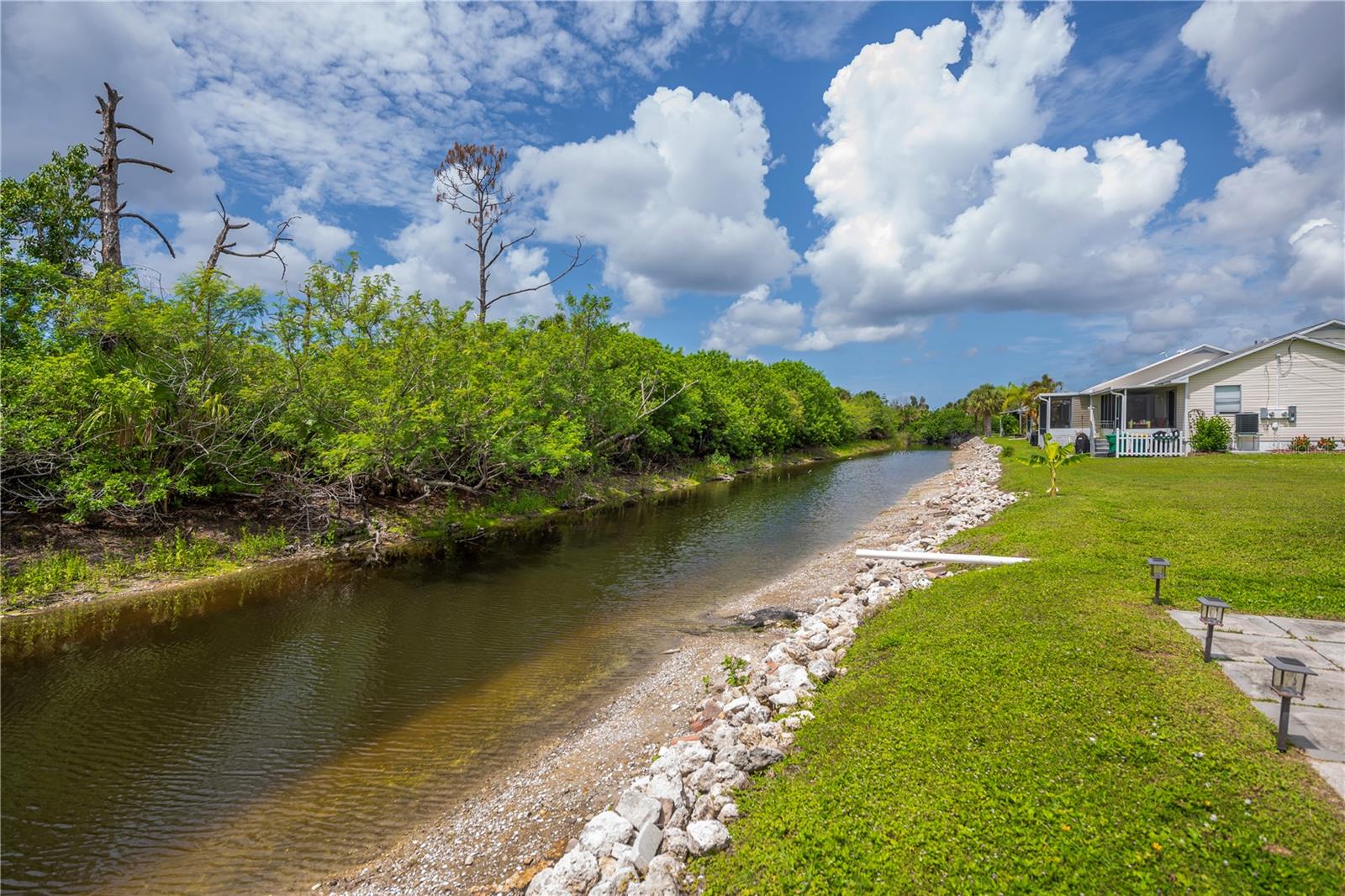 WATERWAYS PH 01 - Residential