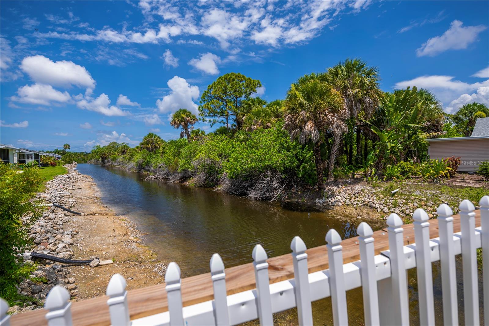 WATERWAYS PH 01 - Residential