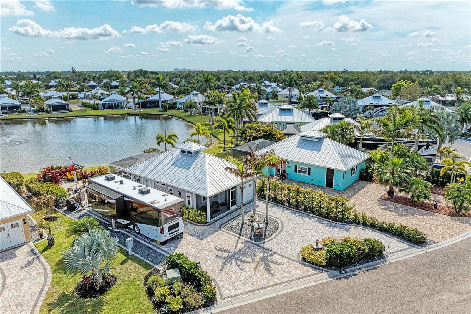 THORNTON CRK MOTORCOACH RESIDENCE - Residential